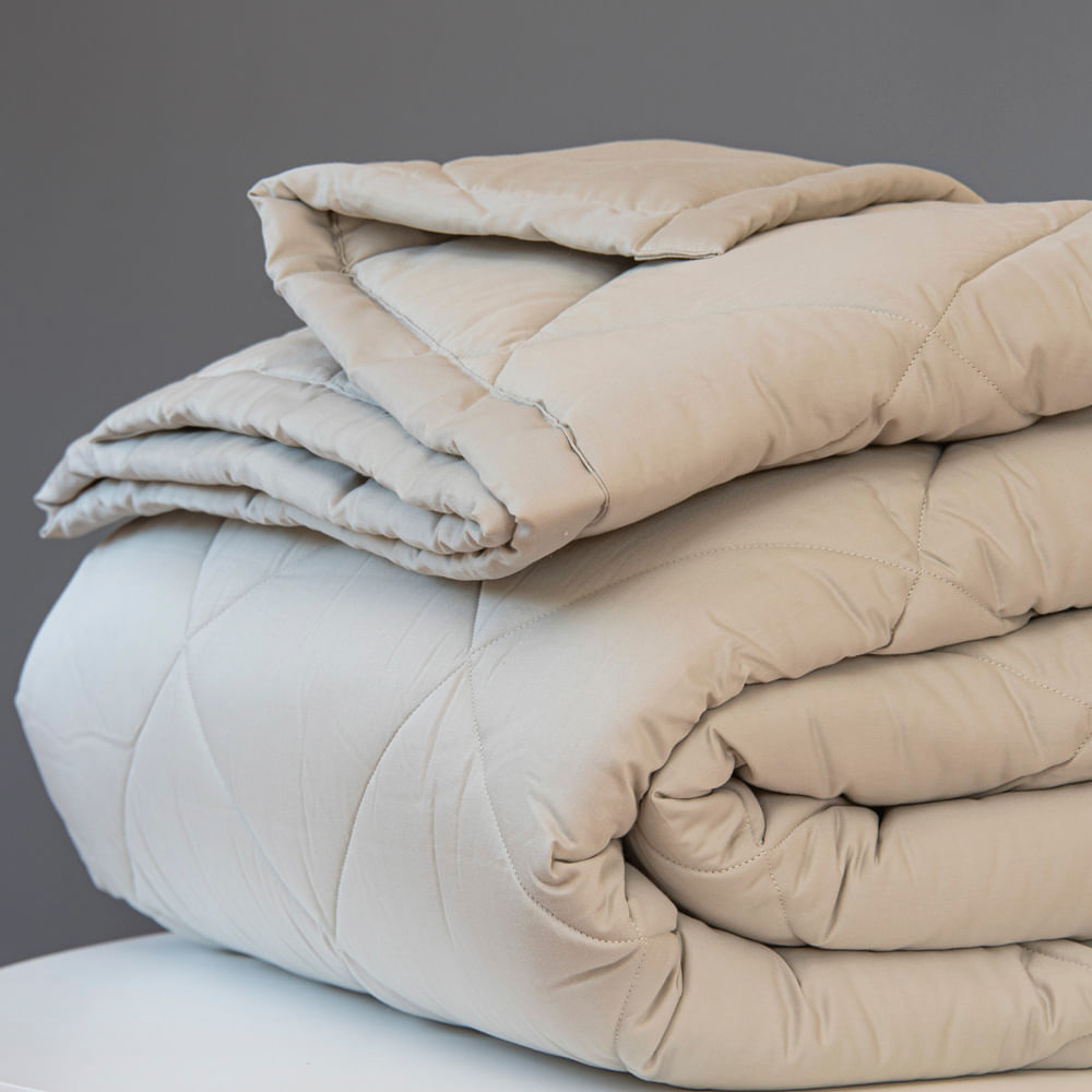 Edredom matelassê cetim 300 fios liso - Imagem 1