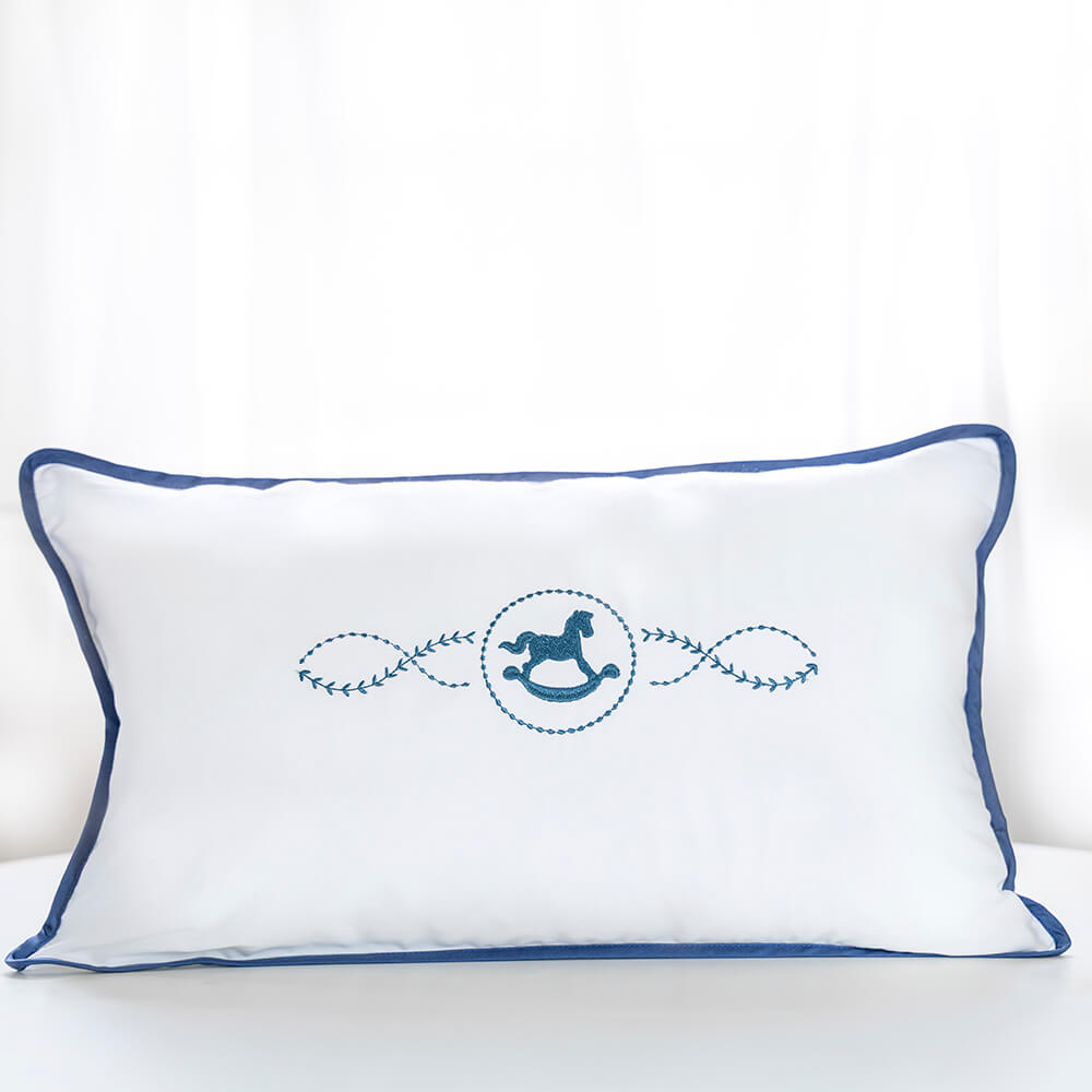 Almofada cetim 300 fios Cavalinho bordada - Imagem 1